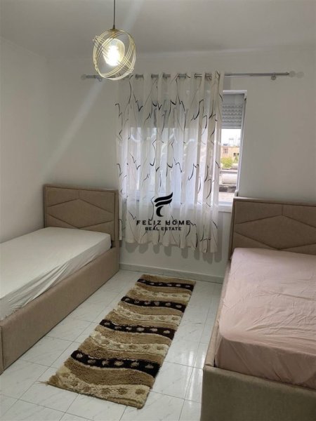 Tirane, jepet me qera apartament 2+1 Kati 3, 75 m² 500 € (XHAMLLIKU)
