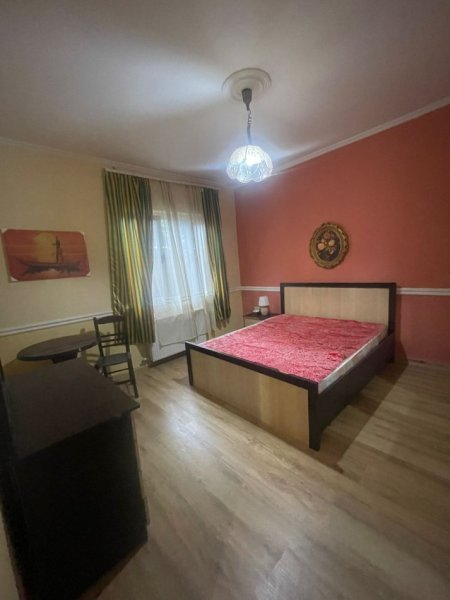 Tirane, jepet me qera apartament 2+1+Ballkon Kati 3, 100 m² 550 € (KOMUNA E PARISIT)