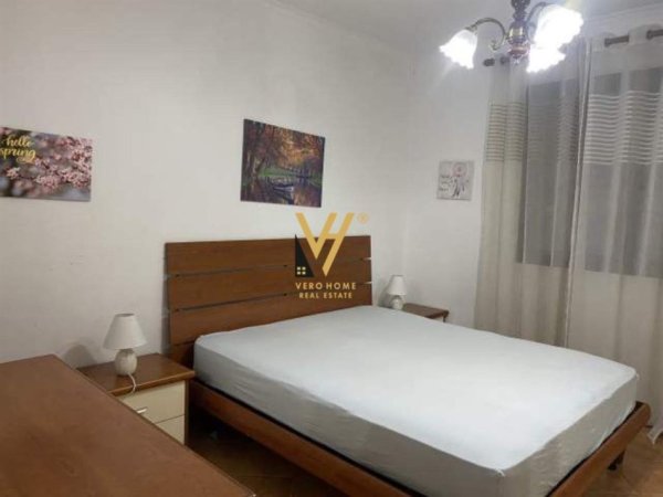 Tirane, jepet me qera apartament 3+1+Ballkon Kati 2, 140 m² 650 € (RRUGA FROSINA PLAKU)