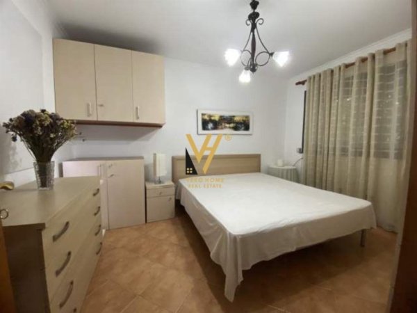 Tirane, jepet me qera apartament 3+1+Ballkon Kati 2, 140 m² 650 € (RRUGA FROSINA PLAKU)