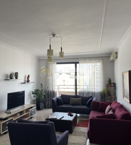 Tirane, jepet me qera apartament 2+1 Kati 2, 145 m² 800 € (Blloku)