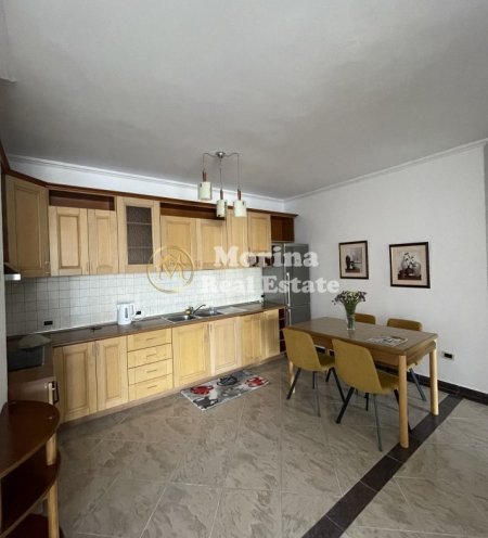Tirane, jepet me qera apartament 2+1 Kati 2, 145 m² 800 € (Blloku)