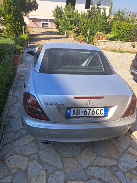 Rrogozhine, shes Mercedes SLK automatike super ekonomike Benzin+Gaz, gri metalizato automatik Kondicioner 280.000 km 5.500 €