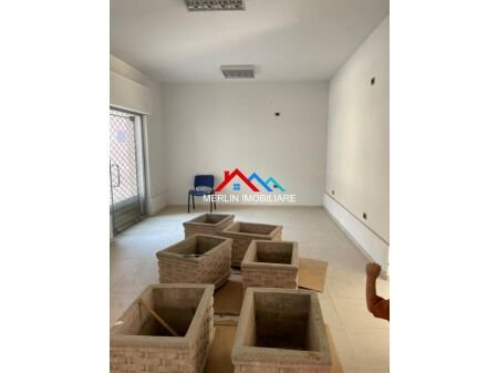 Tirane, shitet apartament 2+1 Kati 1, 90 m² 105.000 € (Kombinat)