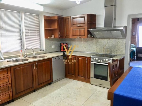 Tirane, jepet me qera apartament 3+1+Ballkon Kati 7, 360 m² 1.200 € (KOPSHTI ZOOLOGJIK)