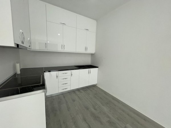 Tirane, shitet apartament 1+1 Kati 8, 61 m² 128.000 € (Porcelan)