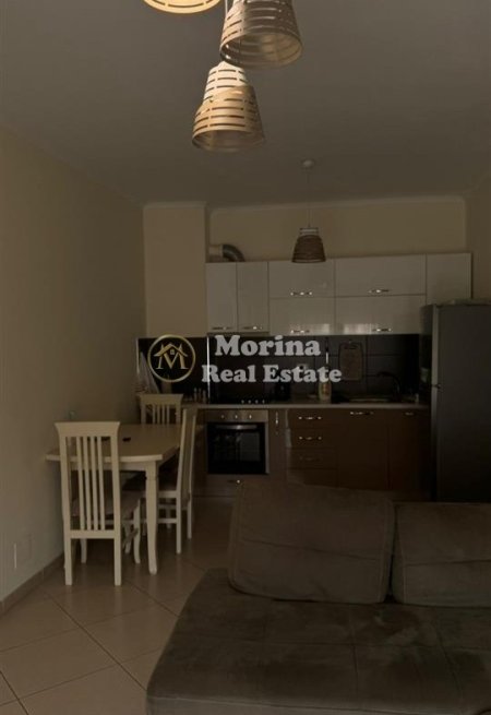 Tirane, jepet me qera apartament 2+1 Kati 3, 120 m² 700 € (Komuna Parisit)