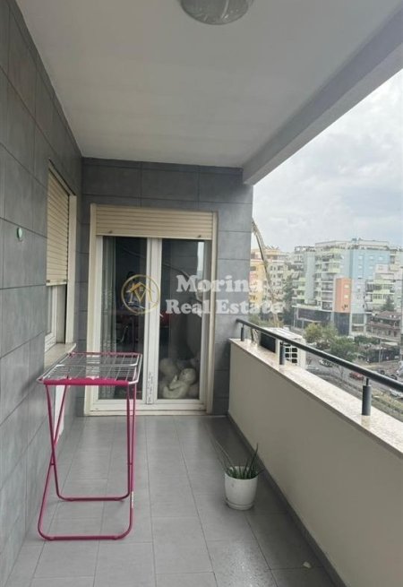 Tirane, jepet me qera apartament 2+1 Kati 3, 120 m² 700 € (Komuna Parisit)