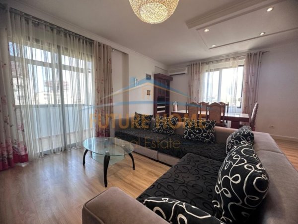 Tirane, jepet me qera apartament 3+1+Ballkon Kati 7, 142 m² 1.200 € (MYSLYM SHYRI)