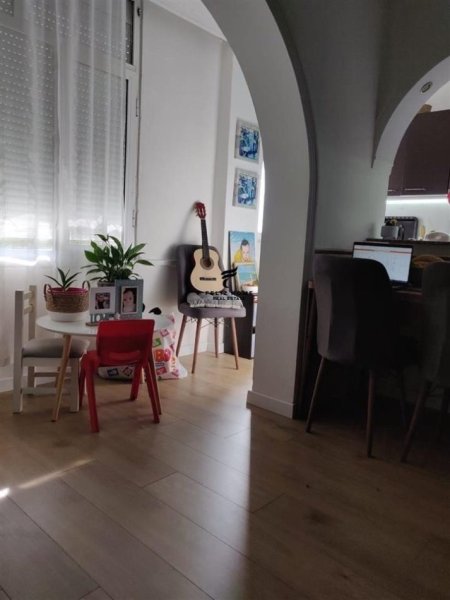 Tirane, jepet me qera apartament 1+1 Kati 3, 56 m² 450 € (ISH RESTORANT DURRESI)