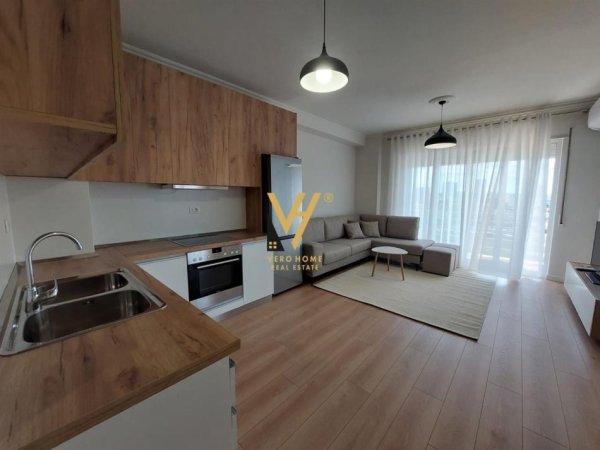 Tirane, jepet me qera apartament 2+1+Ballkon Kati 10, 85 m² 600 € (QYTETI I STUDENTIT)