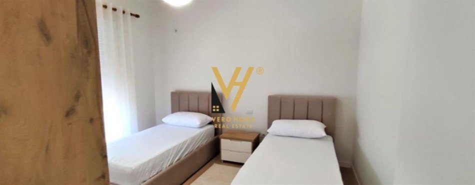 Tirane, jepet me qera apartament 2+1+Ballkon Kati 10, 85 m² 600 € (QYTETI I STUDENTIT)