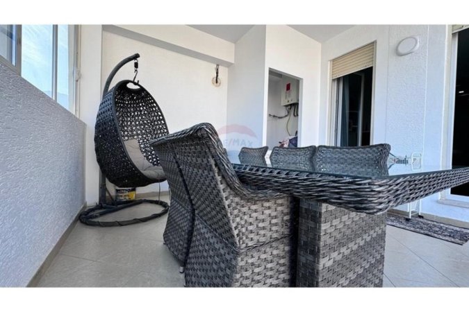 Tirane, jepet me qera apartament 1+1+Aneks+Ballkon , 90 m² 500 € (Fresku)