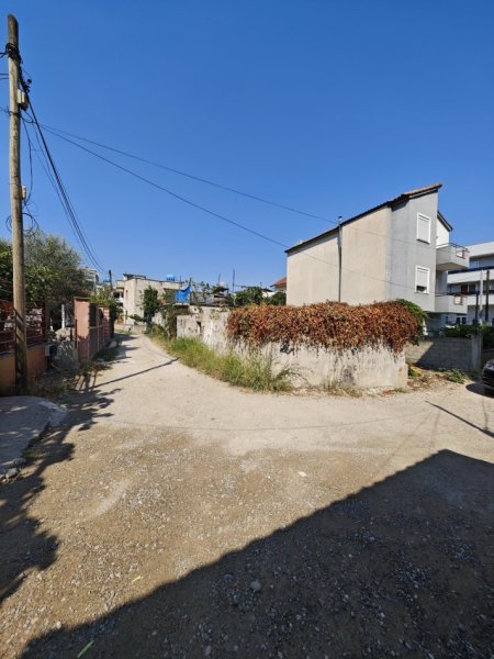 Tirane, shitet toke , 168 m² 45.000 € (RRUGA GRAMOZ PASHKO)