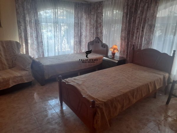 Tirane, jepet me qera apartament 2+1+Ballkon Kati 3, 135 m² 550 € (KOMUNA E PARISIT)