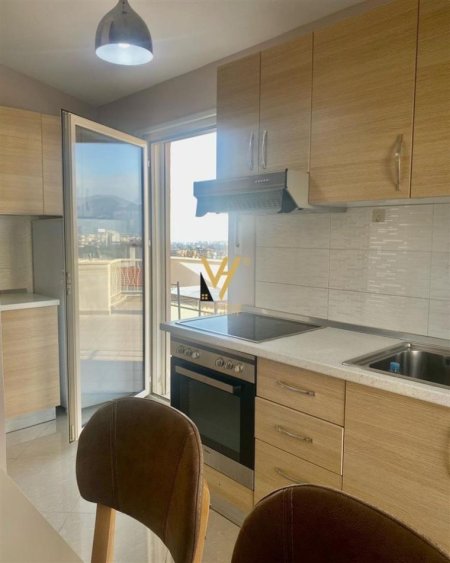 Tirane, jepet me qera apartament 2+1+Ballkon Kati 5, 200 m² 750 € (KOPSHTI ZOOLOGJIK)