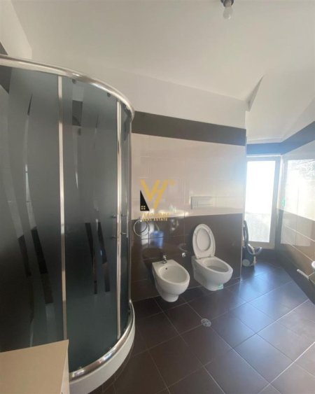 Tirane, jepet me qera apartament 2+1+Ballkon Kati 5, 200 m² 750 € (KOPSHTI ZOOLOGJIK)