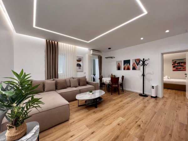 Tirane, jepet me qera apartament 2+1 Kati 3, 80 m² 800 € (Rruga Pjeter Budi)