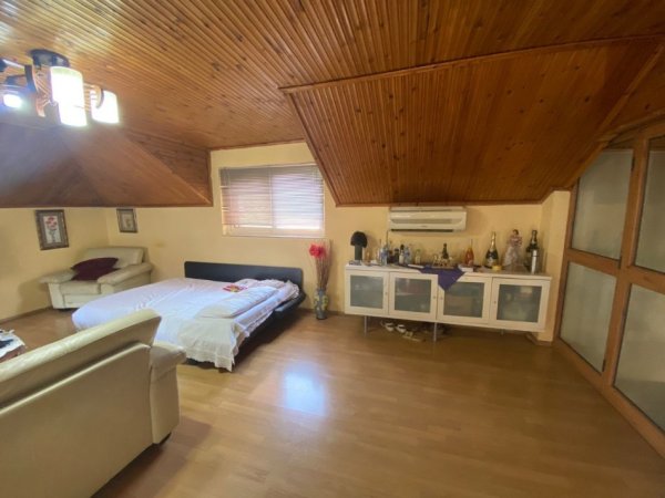 Apartament  3+1+2  Kati 2 i nje Vile te Brryli  650 €