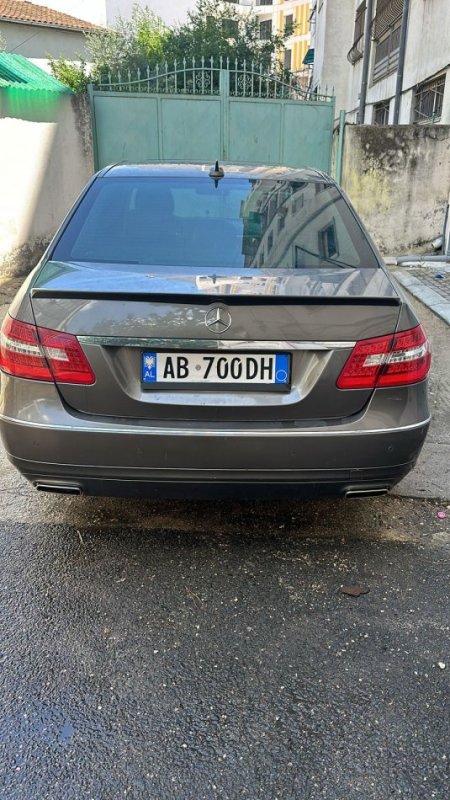 Tirane, shes makine MERCEDES BENZ E-350 CDI PA TAKS LUKSI Nafte, gri e erret automatik Klima