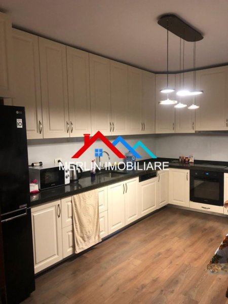 Tirane, jepet me qera apartament 3+1 Kati 6, 160 m² 800 € (Komuna Parisit(Prokop Mima))