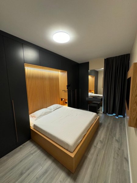 Tirane, jepet me qera apartament 1+1 Kati 4, 75 m² 900 € (KOMUNA E PARISIT)