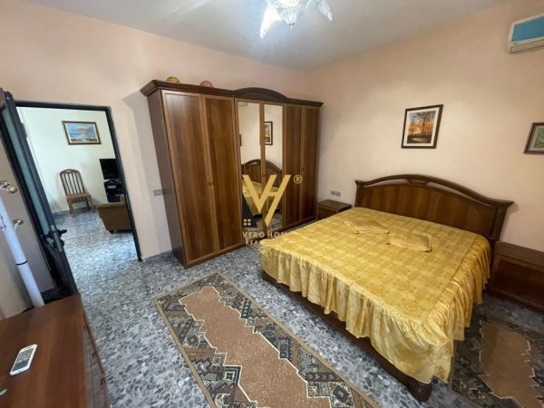 Tirane, jepet me qera apartament 2+1+Ballkon Kati 2, 85 m² 550 € (PAZARI I RI)