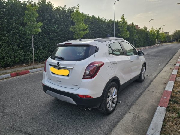 Tirane, shes SUV | Fuoristrad | Xhip OPEL MOKKA 1.6 BENZIN+GAZ FULL OPTION Benzin+Gaz, e bardhë manuale Klima 92.820 km
