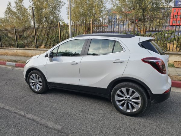 Tirane, shes SUV | Fuoristrad | Xhip OPEL MOKKA 1.6 BENZIN+GAZ FULL OPTION Benzin+Gaz, e bardhë manuale Klima 92.820 km