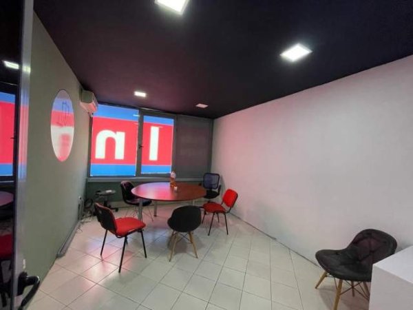 Tirane, shitet ambjent biznesi Kati 3, 91 m² 145.000 Euro (teodor keko)