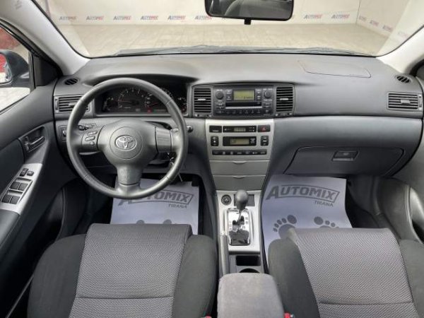 Tirane, shes makine Toyota corolla Viti 2006, 5.600 Euro