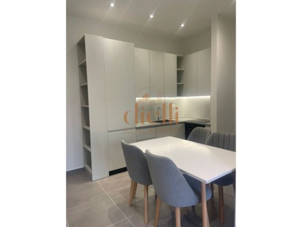 Tirane, jepet me qera apartament 1+1+Ballkon Kati 5, 500 € (Dajt prane Restorant 2 Luanet)