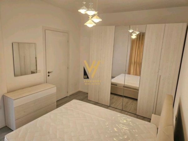 Tirane, jepet me qera apartament 1+1+Ballkon Kati 3, 75 m² 600 € (RRUGA 5 MAJI)