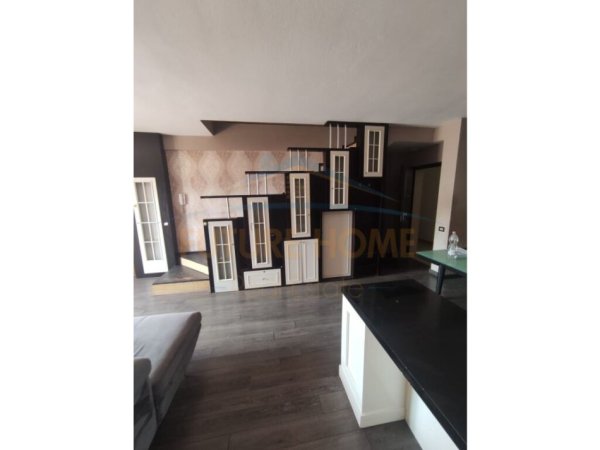 Tirane, jepet me qera apartament 3+1 Kati 2, 157 m² 1.200 € (Rezidenca Kodra e Diellit 1)