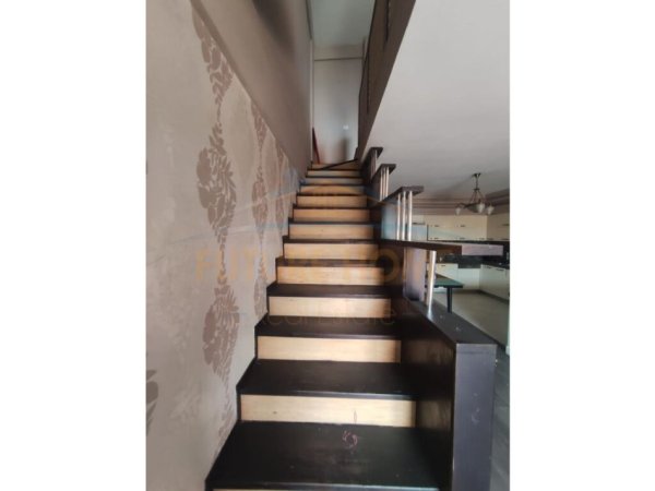 Tirane, jepet me qera apartament 3+1 Kati 2, 157 m² 1.200 € (Rezidenca Kodra e Diellit 1)