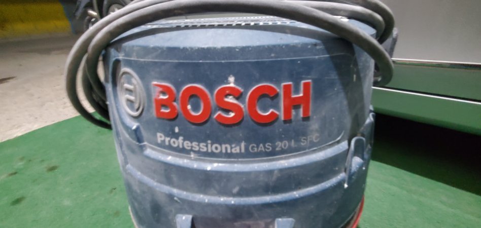 Tirane, Shitet fshesa BOSCH 20 L 250 €