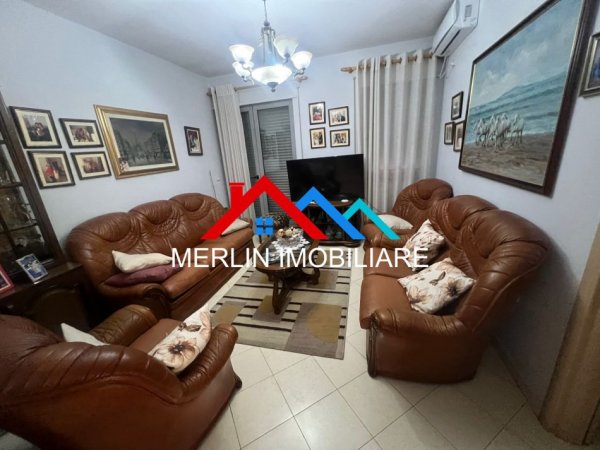 Tirane, jepet me qera apartament 2+1 Kati 3, 91 m² 600 € (Rruga Mine Peza)