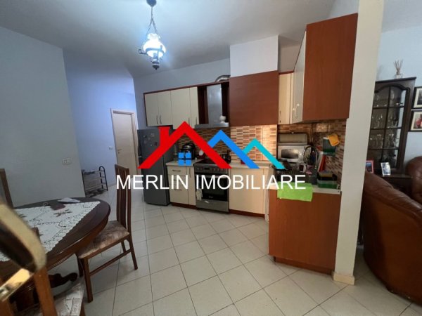 Tirane, jepet me qera apartament 2+1 Kati 3, 91 m² 600 € (Rruga Mine Peza)