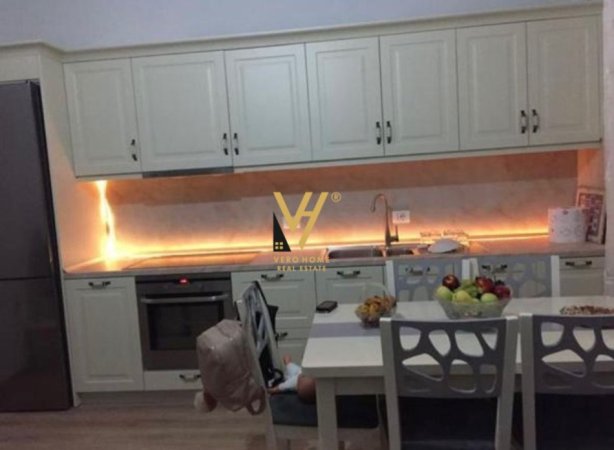 Tirane, jepet me qera shtepi 3+1+Ballkon Kati 0, 240 m² 700 € (QYTETI I STUDENTIT)