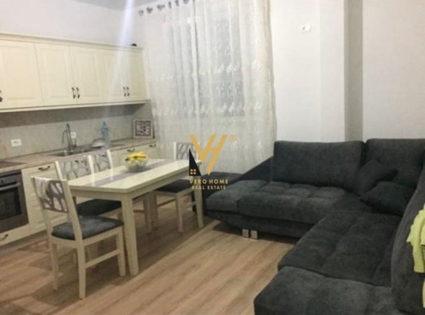 Tirane, jepet me qera shtepi 3+1+Ballkon Kati 0, 240 m² 700 € (QYTETI I STUDENTIT)