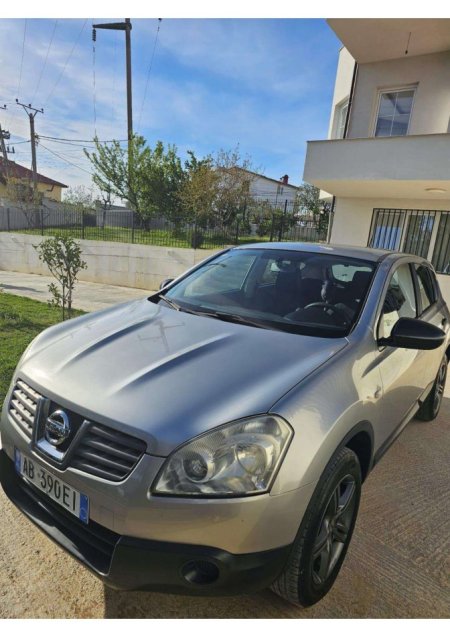Tirane, shes SUV | Fuoristrad | Xhip Nissan Qashqai Benzin+Gaz, gri metalizato manuale Kondicioner 185.000 km 5.000 €