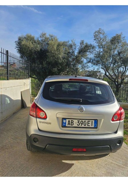 Tirane, shes SUV | Fuoristrad | Xhip Nissan Qashqai Benzin+Gaz, gri metalizato manuale Kondicioner 185.000 km 5.000 €