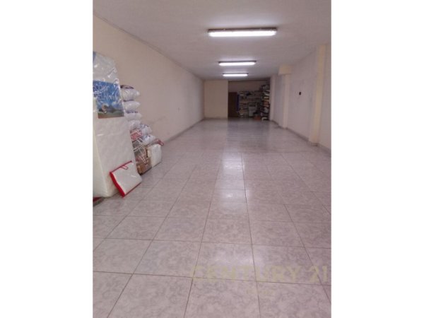 Tirane, shitet ambjent biznesi Kati 0, 98 m² 110.000 € (OKAZION!!! buze rruges kryesore Dritan Hoxha, Laprake)