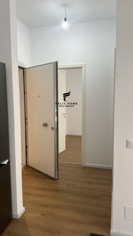 Tirane, jepet me qera apartament 1+1 Kati 7, 60 m² 300 € (ALI DEMI)