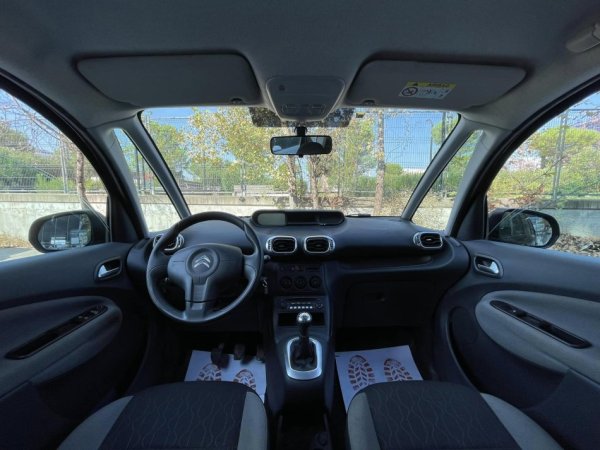 Tirane, shes makine CITROEN C3 PICASSO Benzin+Gaz, e zeze manuale Klima 178.000 km 4.990 €