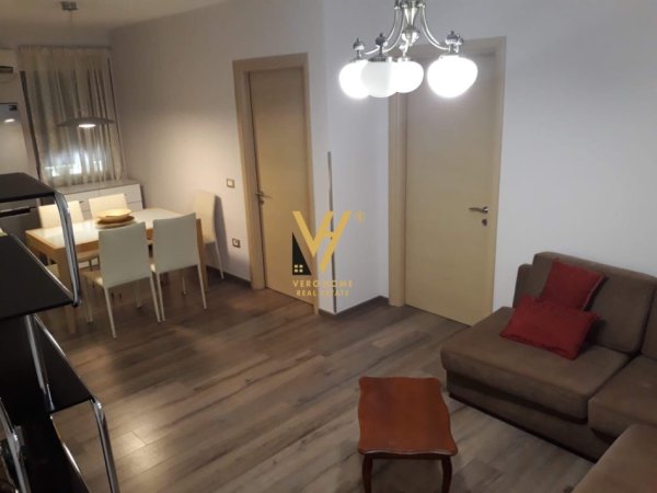 Tirane, jepet me qera apartament 2+1+Ballkon Kati 2, 85 m² 600 € (RRUGA HAXHI HYSEN DALLIU)