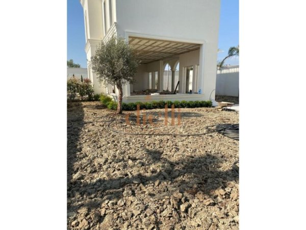 Tirane, shitet Vile 3+1+Aneks+Ballkon Kati 2, 122 m² (MJULLE - BATHORE)