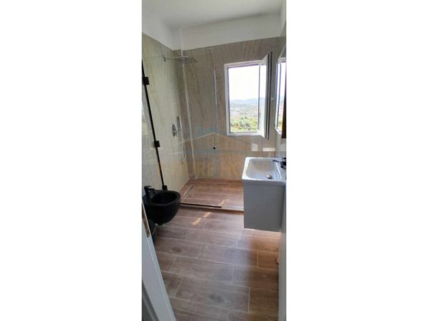 Tirane, jepet me qera apartament 1+1+Ballkon Kati 1, 80 m² 700 € (LIQENI I FARKES)