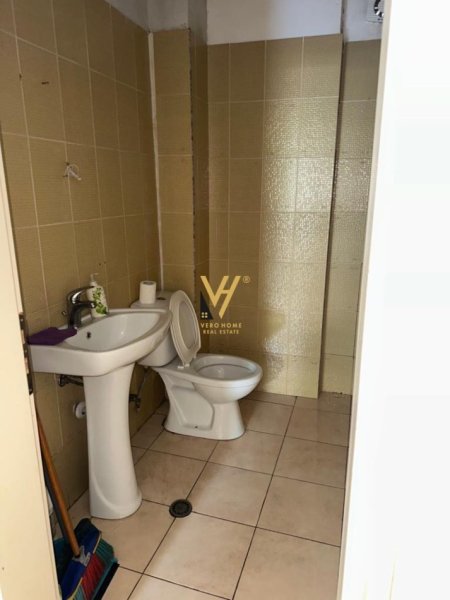 Tirane, shitet dyqan Kati 0, 60 m² 90.000 € (MISTO MAME)