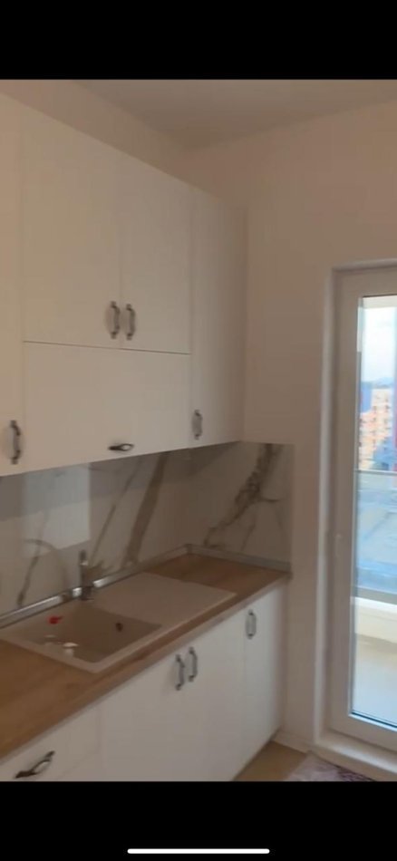 Tirane, jepet me qera apartament 2+1 Kati 7, 100 m² 650 € (Stacioni i Trenit)
